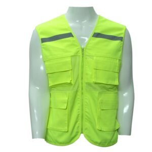 Mặt trước áo gile bảo hộ 4 túi hộp màu vàng chanh dạ quang trên ma-nơ-canh, dải phản quang xám, khóa kéo giữa