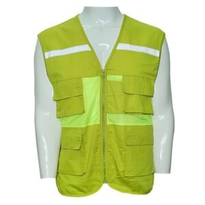 Mặt trước áo gile bảo hộ màu vàng chanh đậm trên ma-nơ-canh, mảng lưới vàng sáng ở ngực, dải phản quang, 4 túi hộp