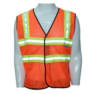 Mặt trước áo lưới phản quang 3M màu cam trên ma-nơ-canh, dải phản quang bạc viền vàng chanh dọc vai và hai dải ngang