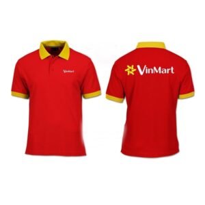 Áo thun polo TC màu đỏ, cổ bẻ và bo tay màu vàng, ngực trái in chữ trắng nhỏ, lưng in logo trắng có hình ngôi sao vàng