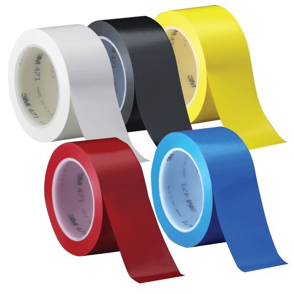 Năm cuộn băng keo 3M Vinyl 471 màu trắng, đen, vàng, đỏ, xanh dương xếp chồng, đầu băng kéo ra phía trước