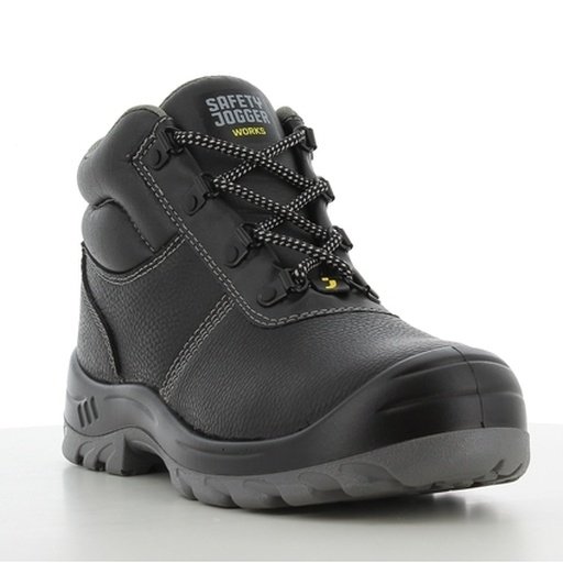 Giày bảo hộ Bestboy S3 cao cổ góc 3/4 trước, dây buộc nhiều lỗ, nhãn Safety Jogger trên lưỡi gà, mũi giày dày