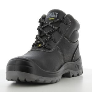 Cận cảnh giày bảo hộ Bestboy S3 cao cổ, logo Safety Jogger trên lưỡi gà, mũi giày da Barton, đế gai xám chống dầu