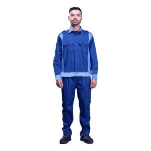 Bộ quần áo lao động kaki màu xanh dương phối xanh nhạt, áo tay dài có túi, quần dài, cho nam công nhân. Chất liệu bền bỉ, thiết kế tiện dụng.