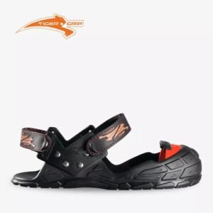 Bọc giày an toàn Visitor Premium SRC dạng sandal cao su đen, mũi đỏ, quai mu và quai gót có khóa, đế thép phủ cao su