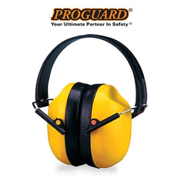 Chụp tai chống ồn Proguard PC-03EM vỏ vàng phối đen, quàng đầu nhựa đen, nhìn chính diện, phía trên có logo Proguard