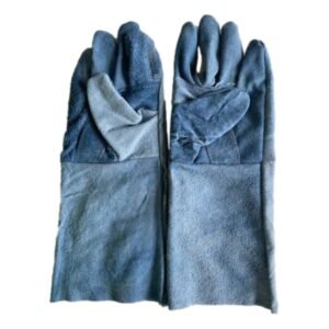 Đôi găng tay hàn da màu xanh xám ống tay dài, lòng bàn tay và ngón cái ốp da màu đậm.