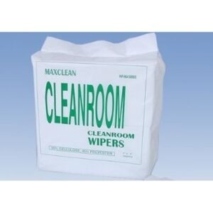 Gói giấy lau phòng sạch màu trắng xếp vuông, bao bì in chữ Cleanroom Wipers màu xanh lá, đặt trên nền xanh nhạt