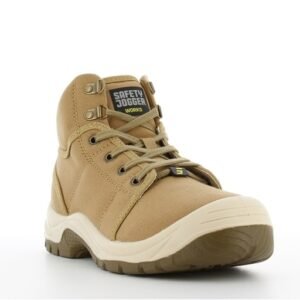 Giày Desert 043 góc 3/4 phía trước, mũi bọc cao su kem dày, logo Safety Jogger trên lưỡi gà, vải canvas be, dây nâu