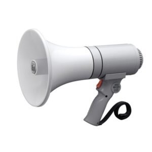 Loa cầm tay 50W màu trắng bạc, phễu loa lớn hướng sang trái, tay cầm có cò bấm và dây đeo màu đen bên dưới