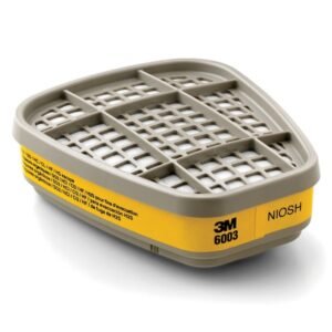 Phin lọc 3M 6003 dạng hộp vỏ xám, lưới nan phía trên, đai nhãn màu vàng quanh thân in chữ 3M 6003 và NIOSH