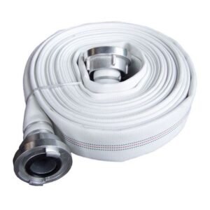 Cuộn vòi cứu hỏa D65 màu trắng quấn tròn dẹt, hai đầu lắp khớp nối nhôm sáng bạc, thân vải có sọc chỉ đỏ chạy dọc